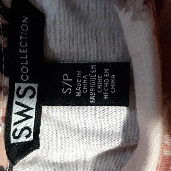 SWS Collection sleeveless blouse. - Picture 3 of 3